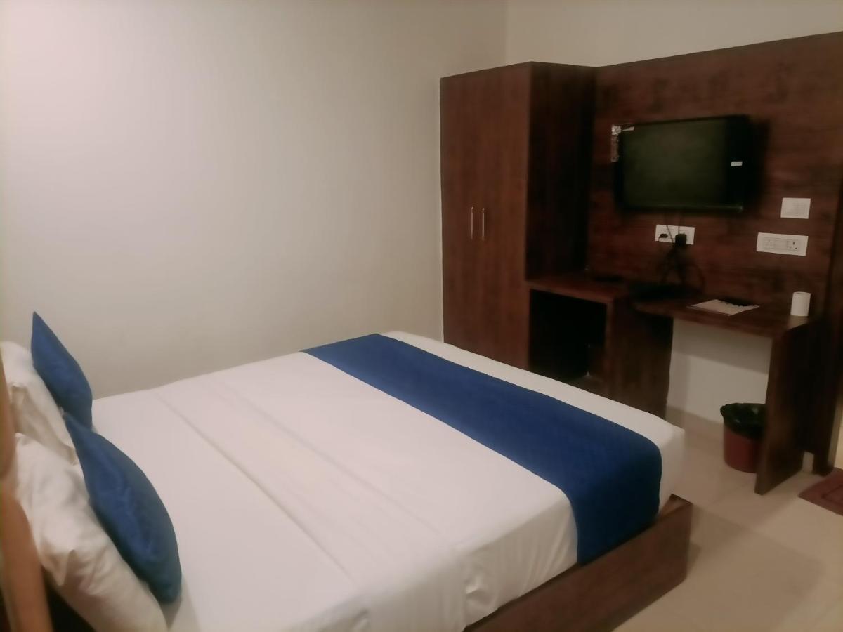 Hotel Le Mount Near Igi Airport Nueva Delhi Exterior foto