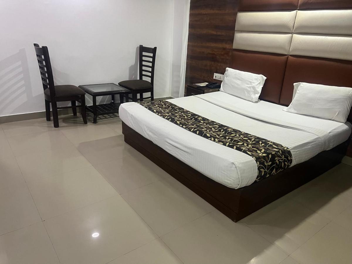 Hotel Le Mount Near Igi Airport Nueva Delhi Exterior foto